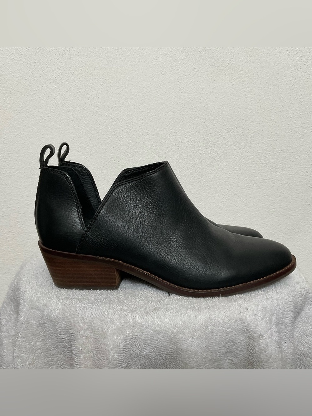 Lucky Brand Fayth2 Black Leather Ankle Booties Size 9M Fall Winter Basic